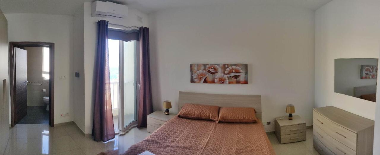 Seron Apartment 3 Сейнт Полс Бей Екстериор снимка